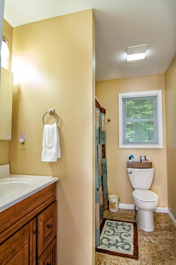 Cabin By The Creek With Private Creek Access Tannersville Exterior foto